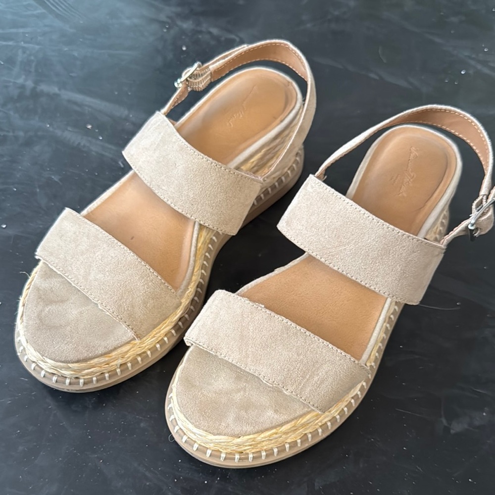 Universal Thread Sandals - image 1